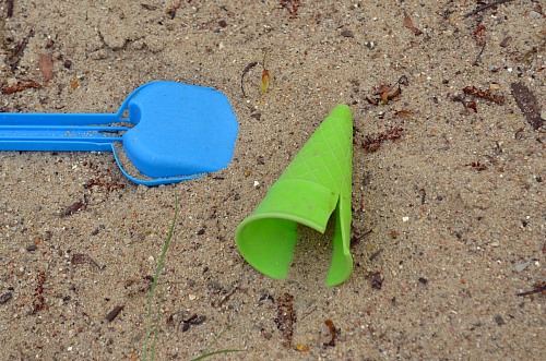Kiel
Spielzeug
Coastal Landscape, Pollution/Litter/Relics, Public area/Beach
Anke Vorlauf